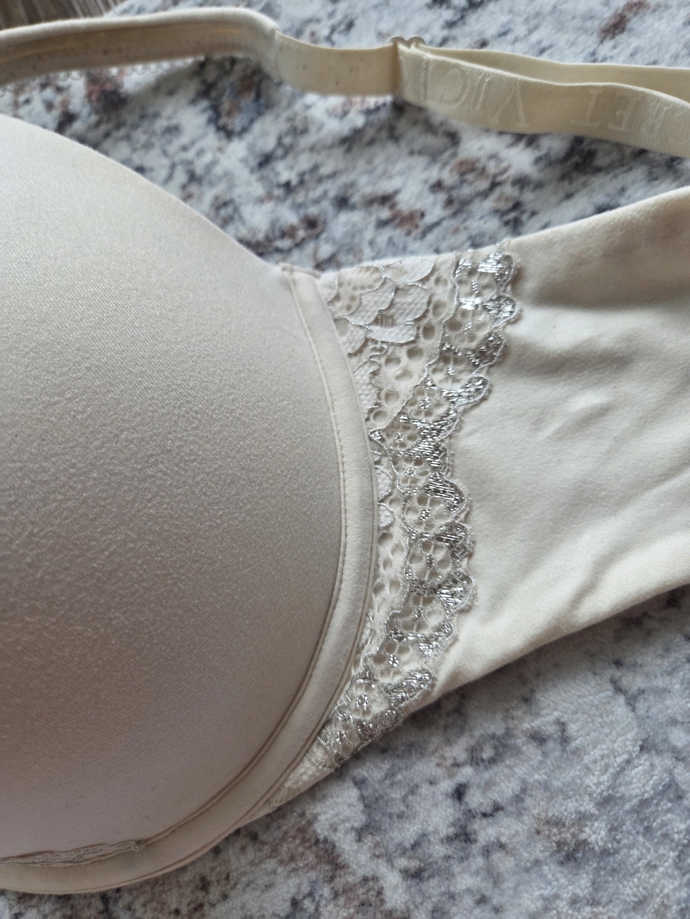Victoria's Secret Cream Lace-Trim Bra - Picture 3 of 13